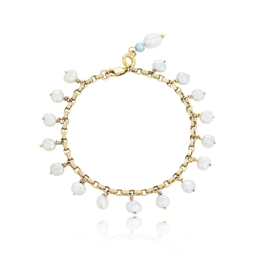 A Pearl Bracelet